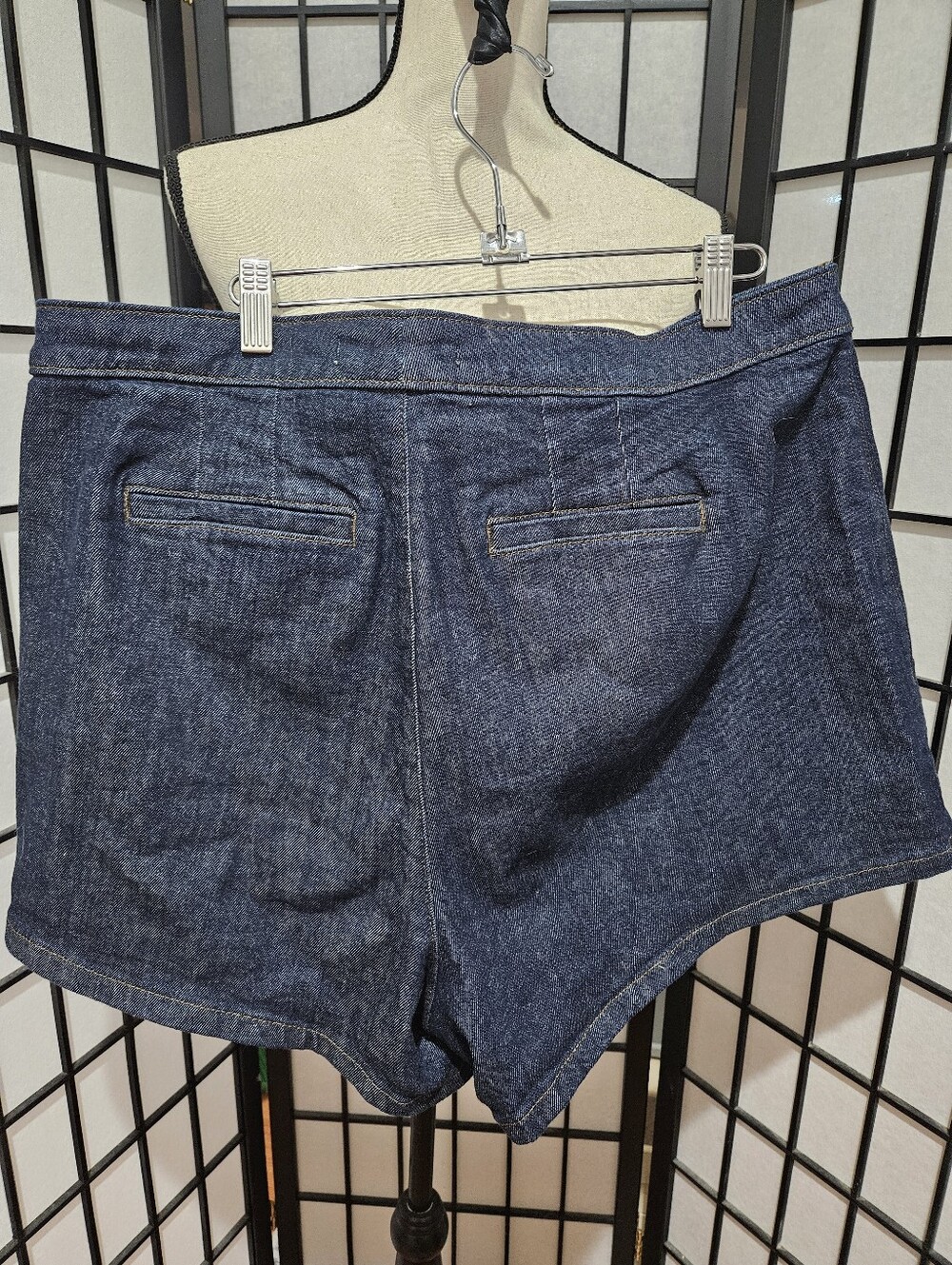 NWT Torrid Belle Isle Size 14 Blue Denim Pleated Skort - Picture 3 of 6